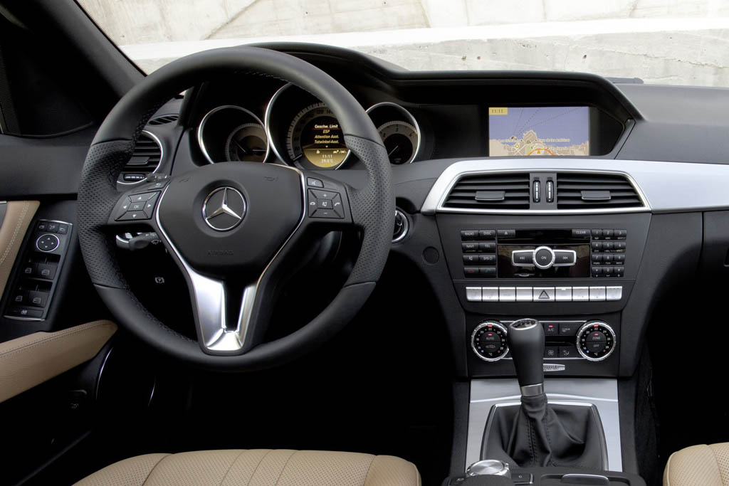 http://www.pedal.ir/wp-content/uploads/Interior-C-Class-old-13.jpg