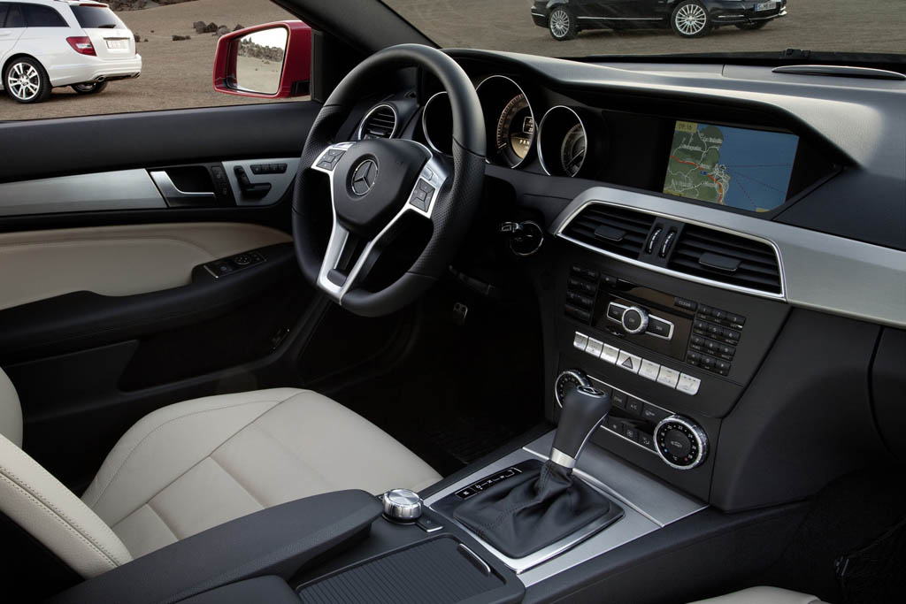 http://www.pedal.ir/wp-content/uploads/Interior-C-Class-old-33.jpg