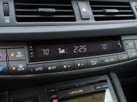 Lexus-CT200h-dashboard