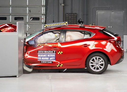 Mazda3 IIHS crash test