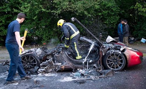 McLaren MP4-12 bursts into flames