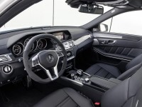 Mercedes-Benz-E63-AMG-Wagon-2014-dashboard