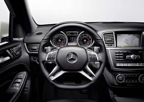 Mercedes-Benz ML63 2012 dashboard