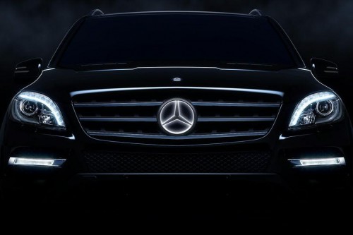 Mercedes-Benz illuminated star logo