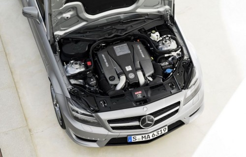 Mercedes-Benz CLS63 AMG Shooting Brake engine