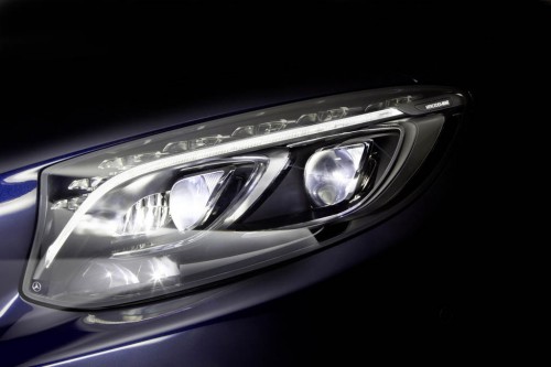 Next-generation Mercedes LED headlights 