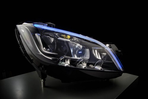Next-generation Mercedes LED headlights 