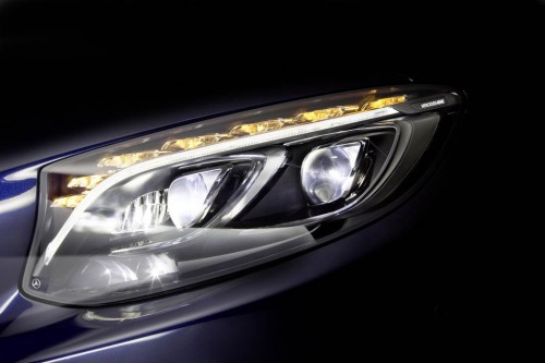 Next-generation Mercedes LED headlights 