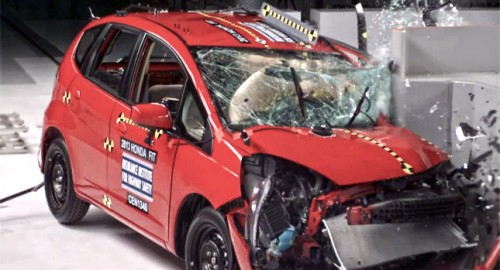 مردود شدن چندین خودرو در تست تصادف overlap موسسه‌ی IIHS