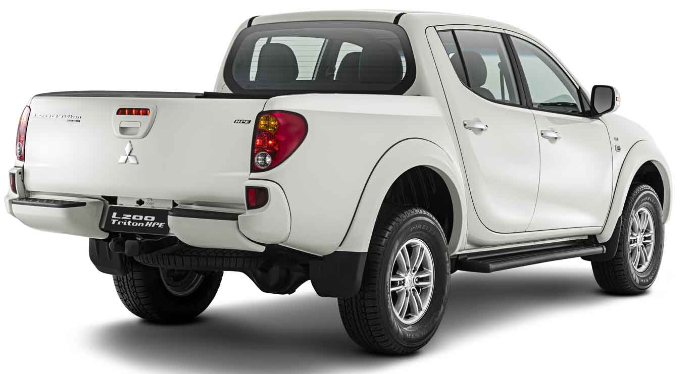 http://www.pedal.ir/wp-content/uploads/Mitsubishi-L200-Triton-2014-04.jpg