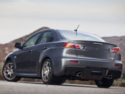 Mitsubishi-Lancer_Evolution_MR_2011_800x600_wallpaper_0d