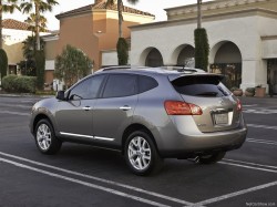 Nissan-Rogue_2011_800x600_wallpaper_08