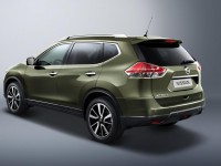 Nissan-X-Trail-green-rear