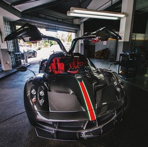 Pagani Huayra La Monza Lisa special edition