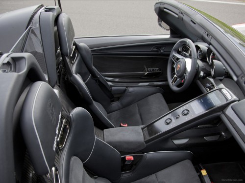 Porsche 918 Spyder 2015 Interior