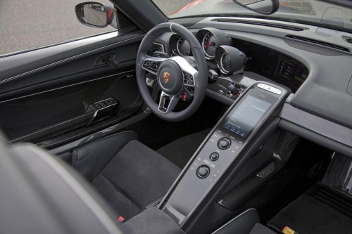 Porsche 918 Spyder interior