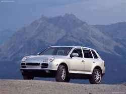 Porsche-Cayenne_2003_800x600_wallpaper_01