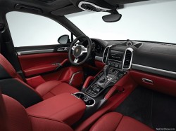 Porsche-Cayenne_Turbo_S_2013_800x600_wallpaper_0d