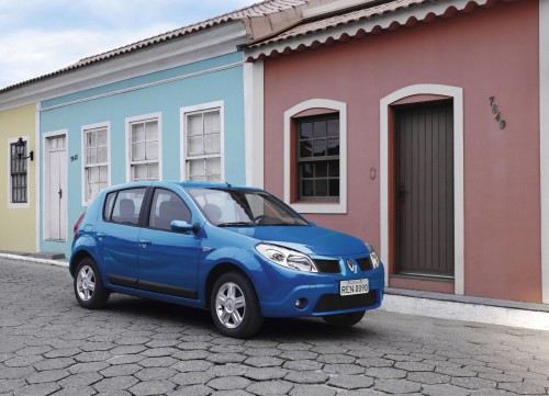 Renault-Sandero_2008_1600x1200_wallpaper_01