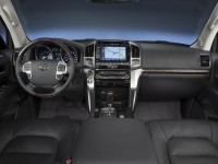 TOYOTA-LandCruiser200-V8-interior