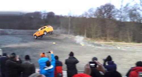 2015 Volvo XC90 ditch test