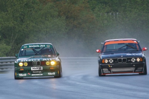 bmw-m5-e34-racing-vs-bmw-m3-e30-racing