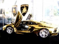 gold-lamborghini-aventador-12