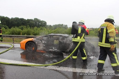 lamborghini-aventador-fire-autobahn-3