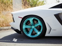 lamborghini-aventador-gets-crazy-brilliant-emerald-pur-wheels-photo-gallery-medium_3