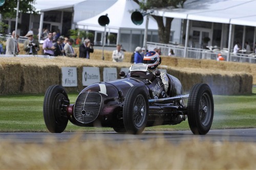 maserati-8ctf-racing-car-front-three-quarter-motion