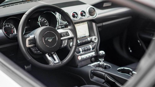 mustang-gt-interior