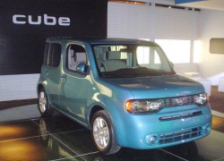 nissan cube