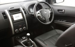 nissan x-trail platinum interior