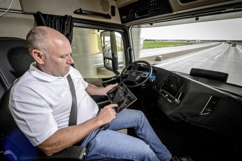 Mercedes-Benz Self Driving Semi Truck 2025