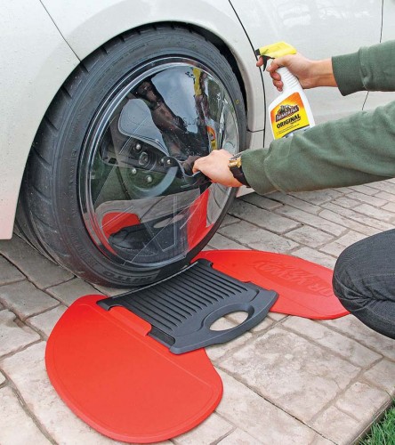 street-shield-adjustable-spray-shield-tire-dressing-application