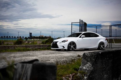 take-a-look-at-the-2014-lexus-is-on-vossen-cv5-wheels-video-63095_1