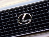 1989-Lexus-LS400-grille-detail