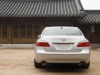 Hyundai Genesis Sedan