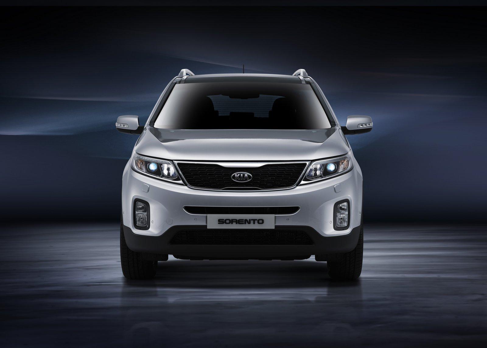 2013 Kia Sorento front