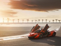 2013 McLaren P1