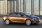2013-Opel-Astra-sedan-side