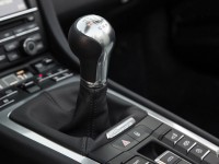 2013-Porsche-911-Carrera-S-Cabriolet-shifter