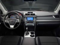 2013-Toyota-Camry-interior