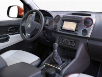 2013-Volkswagen-Amarok-Canyon-interior