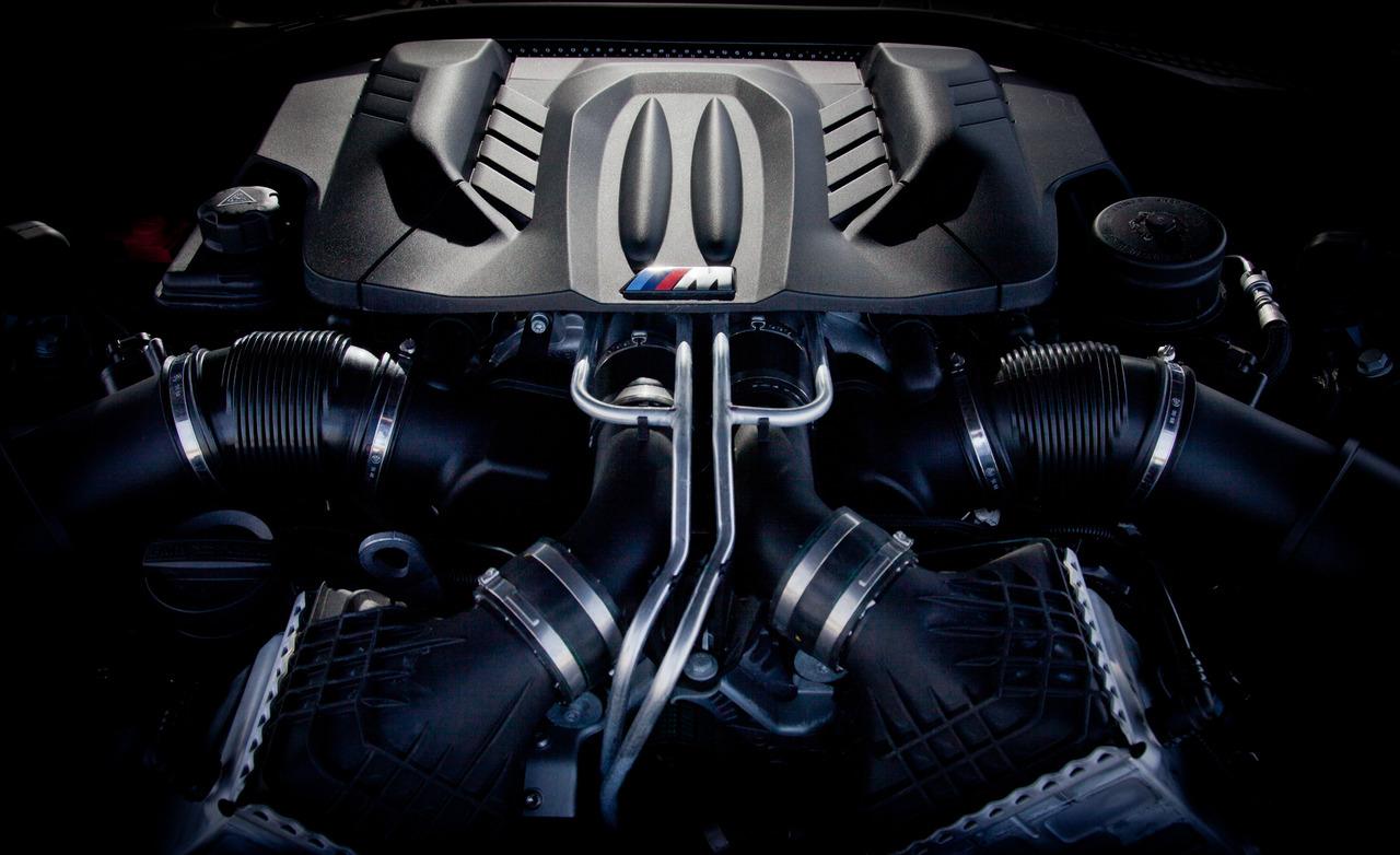 bmw m5 twin turbocharged 4.4 liter v8 engine