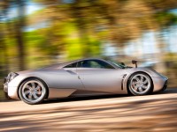 2013-pagani-huayra-side-in-motion