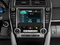 2013-toyota-camry-4-door-sedan-i4-auto-xle-natl-audio-system