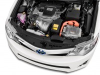 2013-toyota-camry-hybrid-4-door-sedan-xle-engine