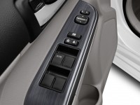 2013-toyota-camry-hybrid-4-door-sedan-xle-door-controls
