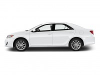 2013-toyota-camry-hybrid-4-door-sedan-xle-side-exterior-view